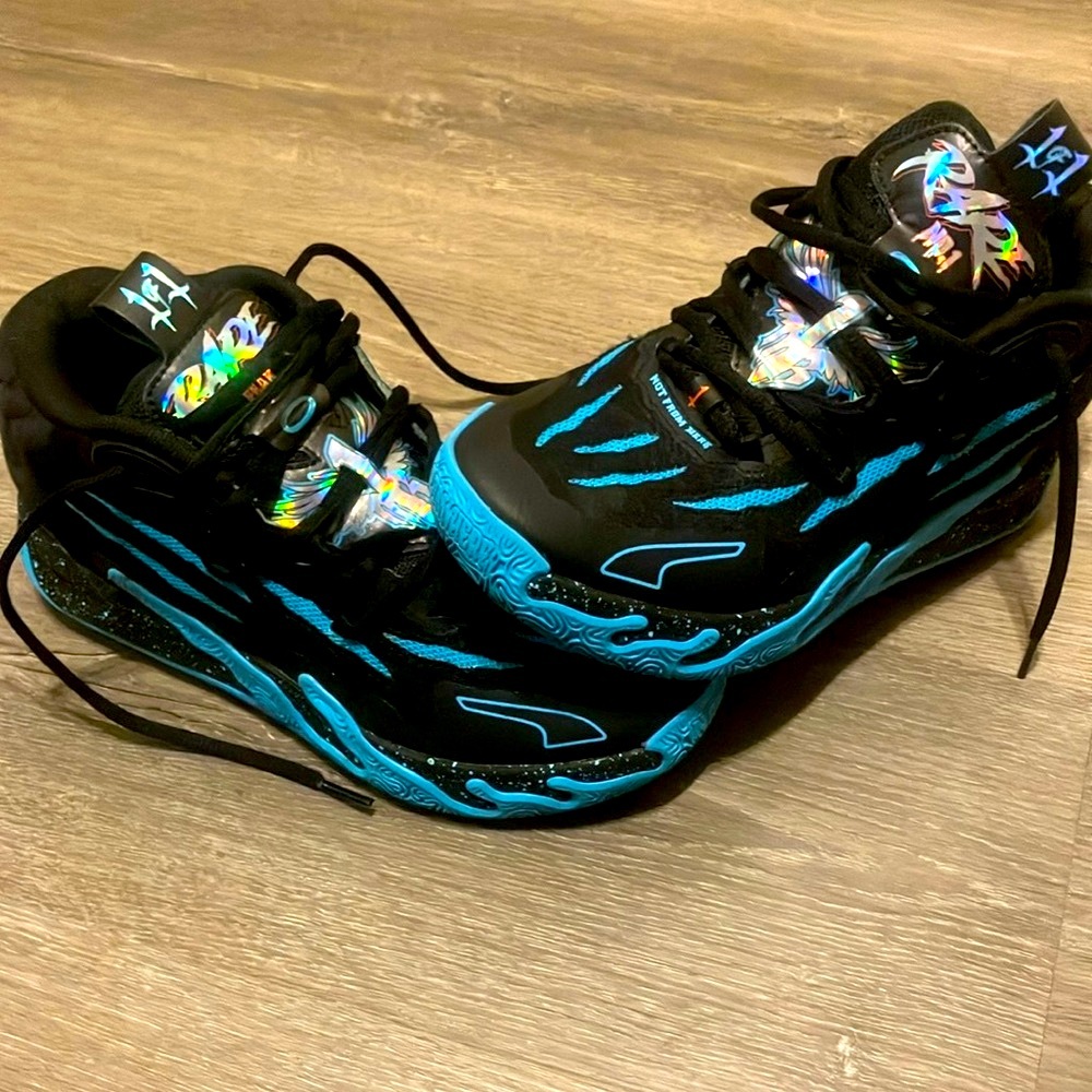 Boys Puma Lamelo Ball basketball shoes size 5.5 shoes